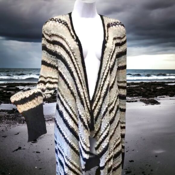 AEO Sweater Gray Crochet Striped Open Asymmetrical Knit Cardigan Size Medium EUC - Picture 7 of 16